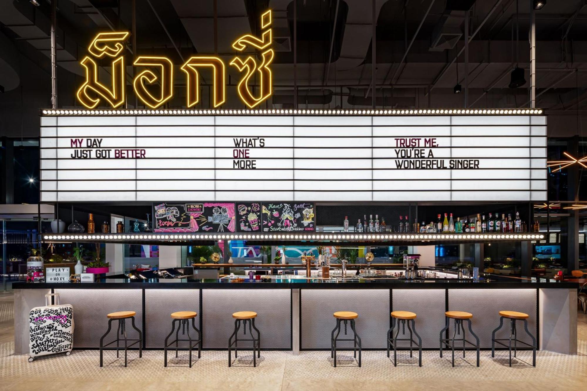 Hotel Moxy Bangkok Ratchaprasong Esterno foto