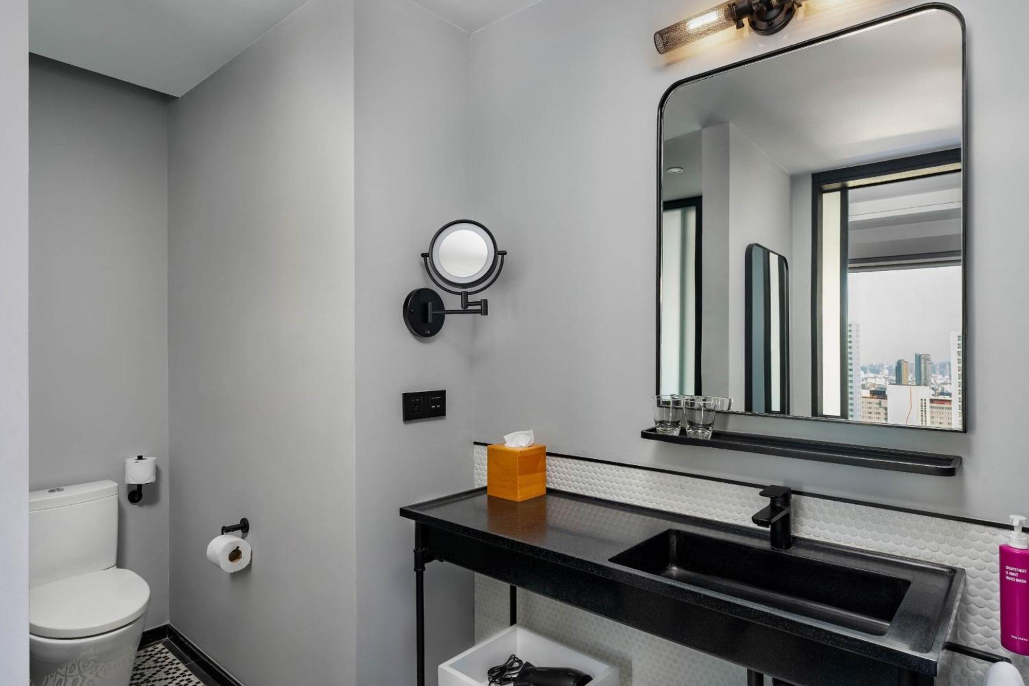 Hotel Moxy Bangkok Ratchaprasong Esterno foto